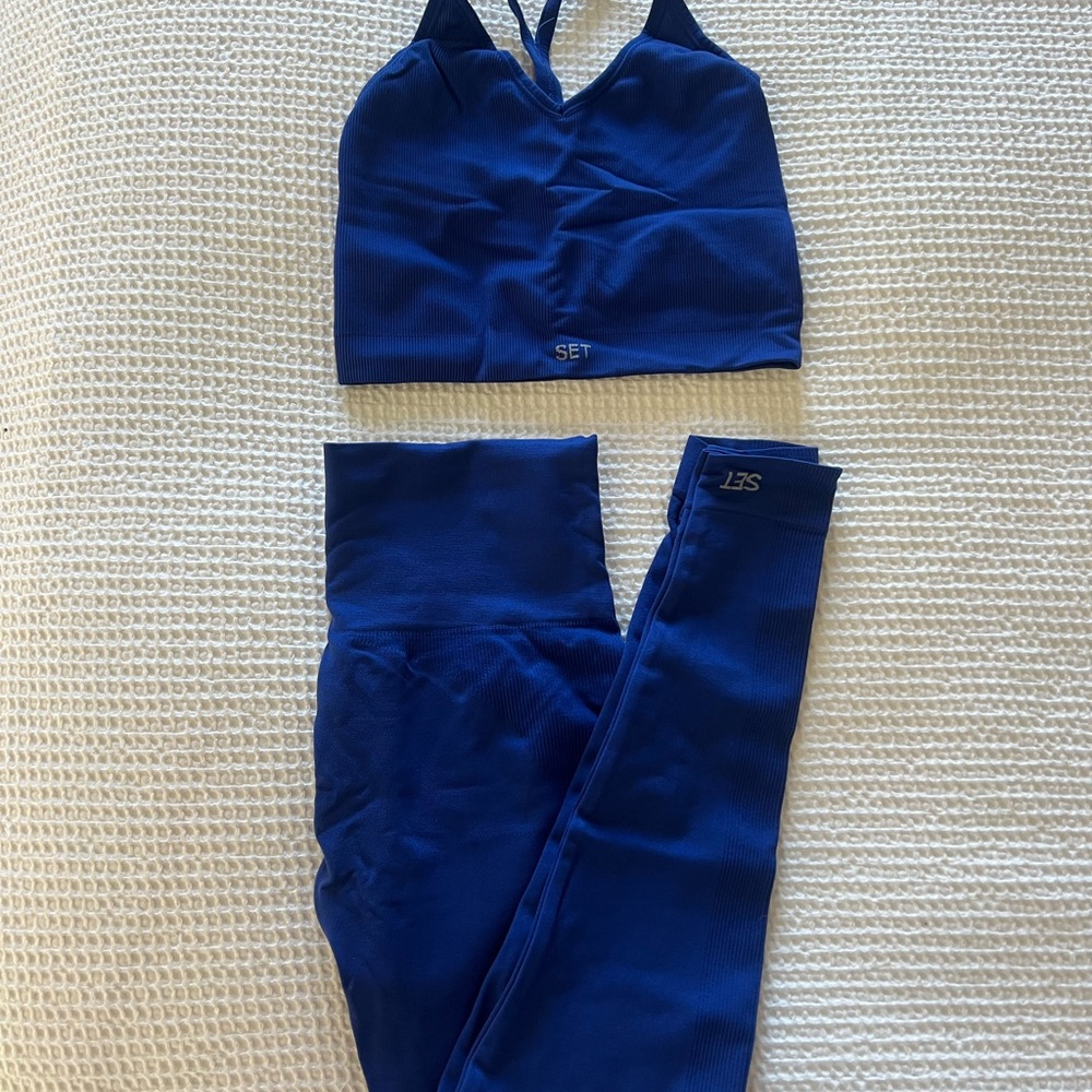 SET Active Blue Sports Bra and Leggings